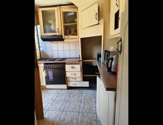 4 BEDROOM HOUSE FOR SALE IN GEELHOUTPARK